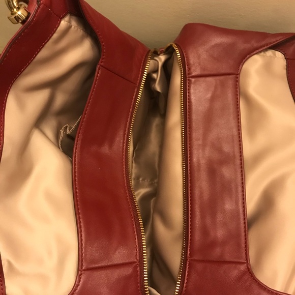 Deep red Coach shoulder bag - Picture 2 of 5